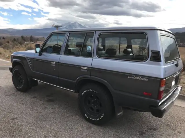 1990 Toyota Land Cruiser Base Sport Utility 4-Door