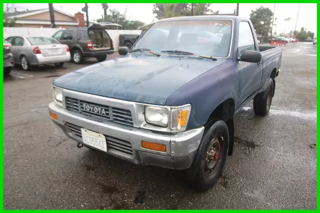 1990 Toyota Pickup Deluxe