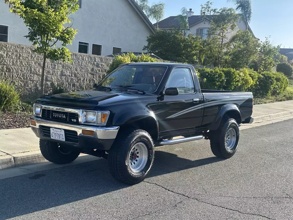 1990 Toyota Pickup 1/2 TON SHORT WHEELBASE DLX