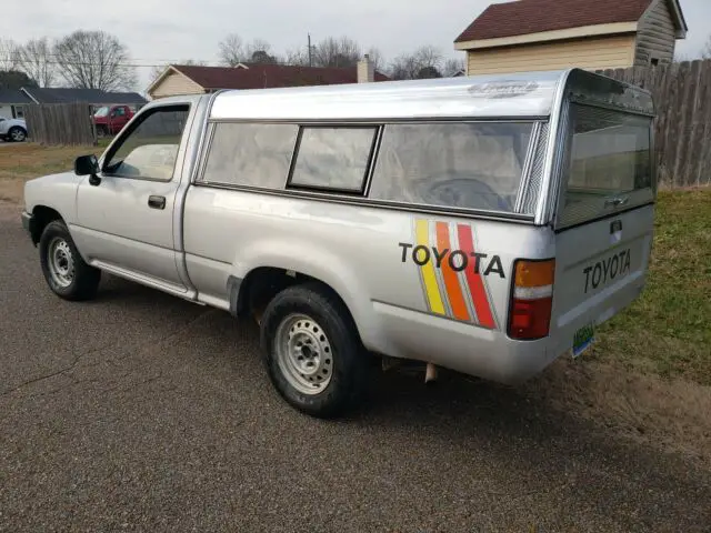 1990 Toyota Pickup 1/2 TON SHORT WHEELBASE