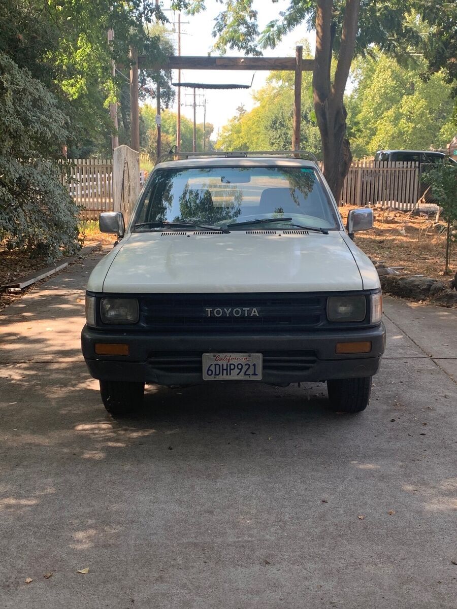 1990 Toyota Pickup 1/2 TON SHORT WHEELBASE