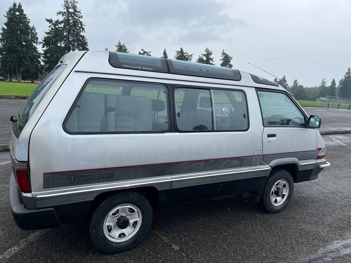 1990 Toyota Town Ace Townace super extra skylite roof 4wd