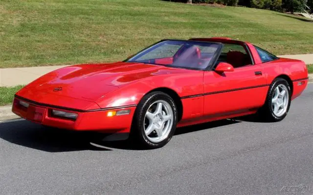 1990 Chevrolet Corvette Base Hatchback 2-Door