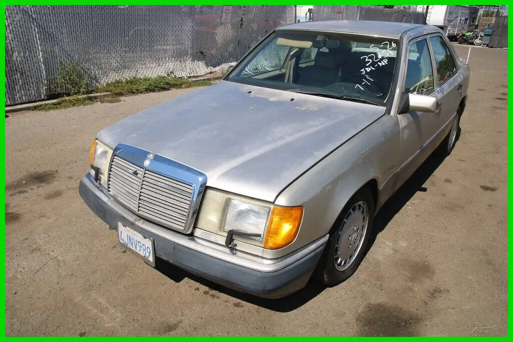 1991 Mercedes-Benz 300-Series 300 E