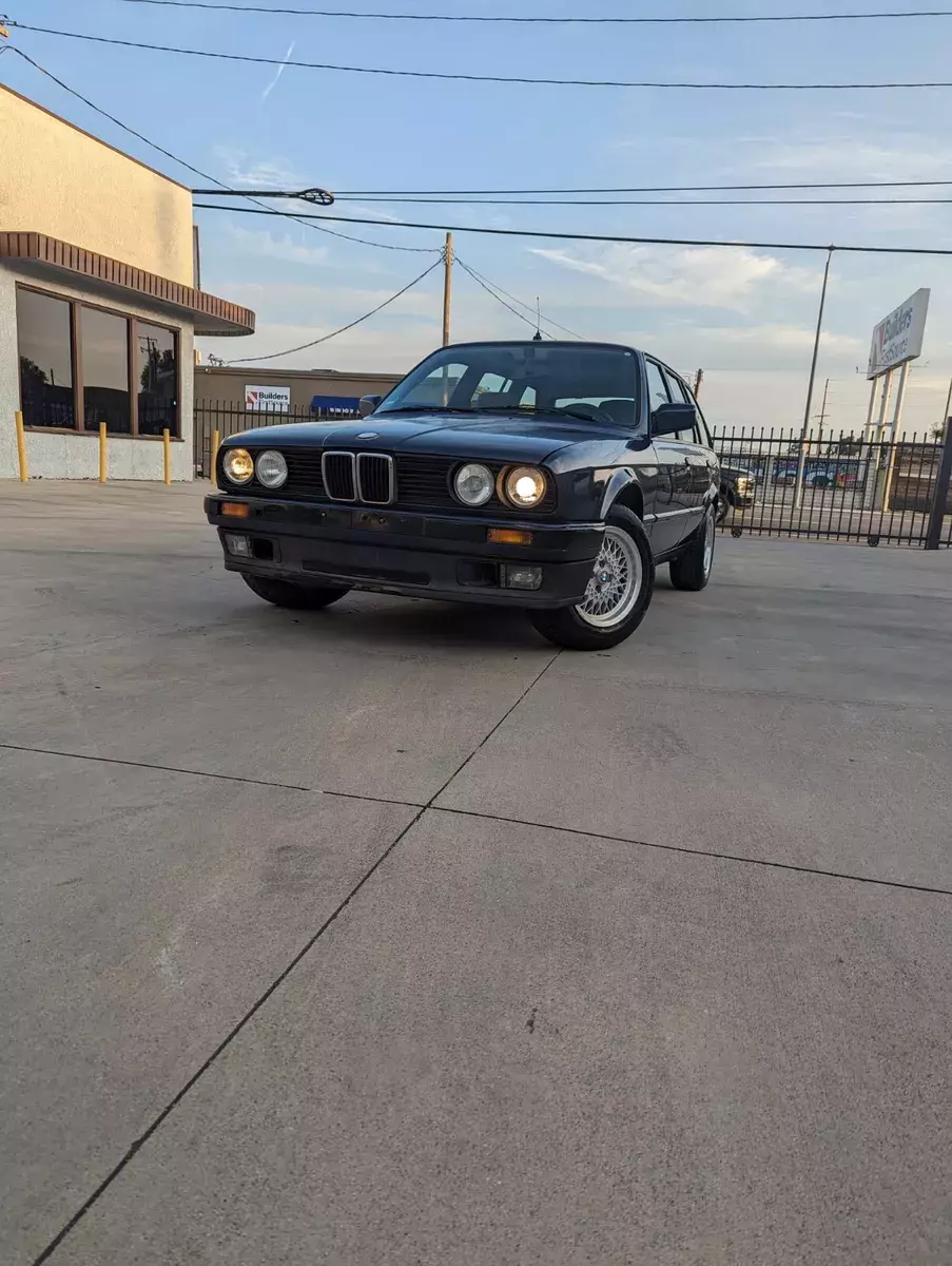 1991 BMW 3-Series E30 318i touring stationwagon