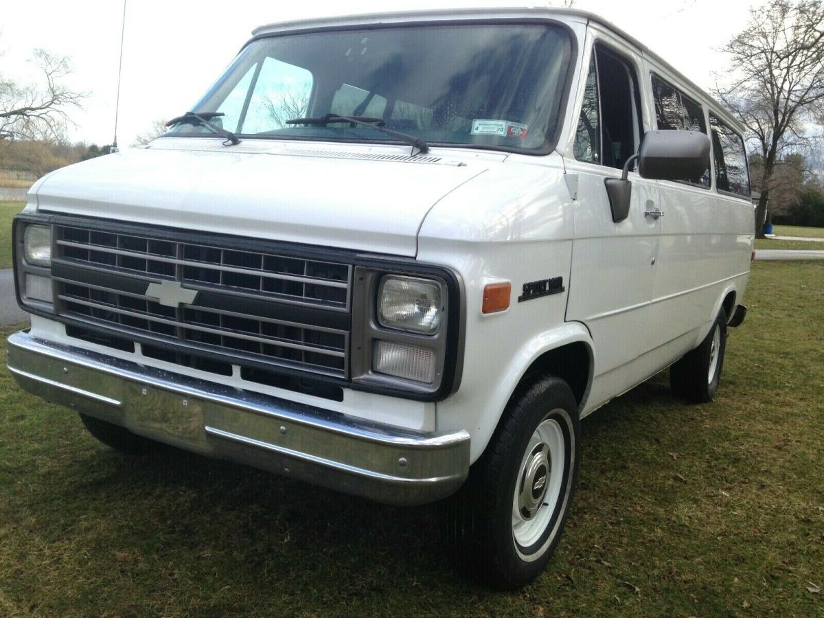 1991 Chevrolet G20 Van MUST SEE!!!  VERY CLEAN LOW ORIGINAL MILES 61,359