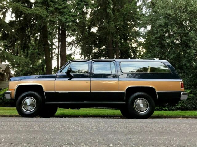 1991 Chevrolet Suburban LS
