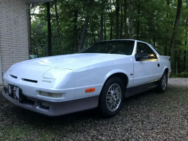 1991 Dodge Daytona ES