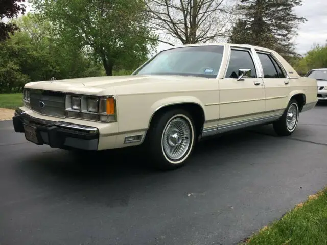 1991 Ford Crown Victoria