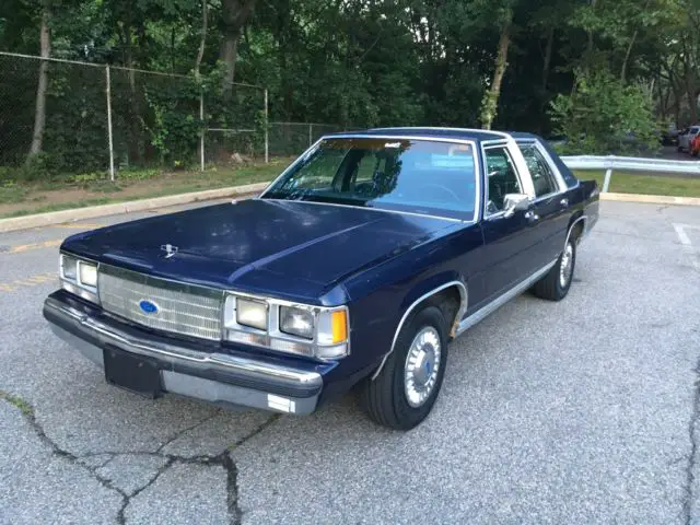 1991 Ford LTD Crown Victoria 4 door sedan for sale: photos, technical ...