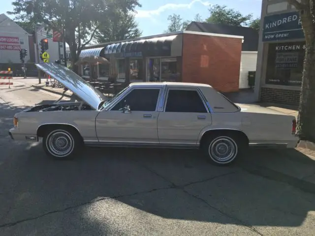 1991 Ford Crown Victoria LX