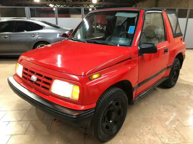 1991 Geo Tracker Base 2dr SUV w/ Soft Top