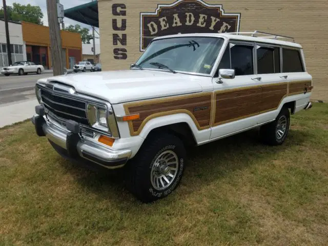 1991 Jeep Wagoneer wood grain