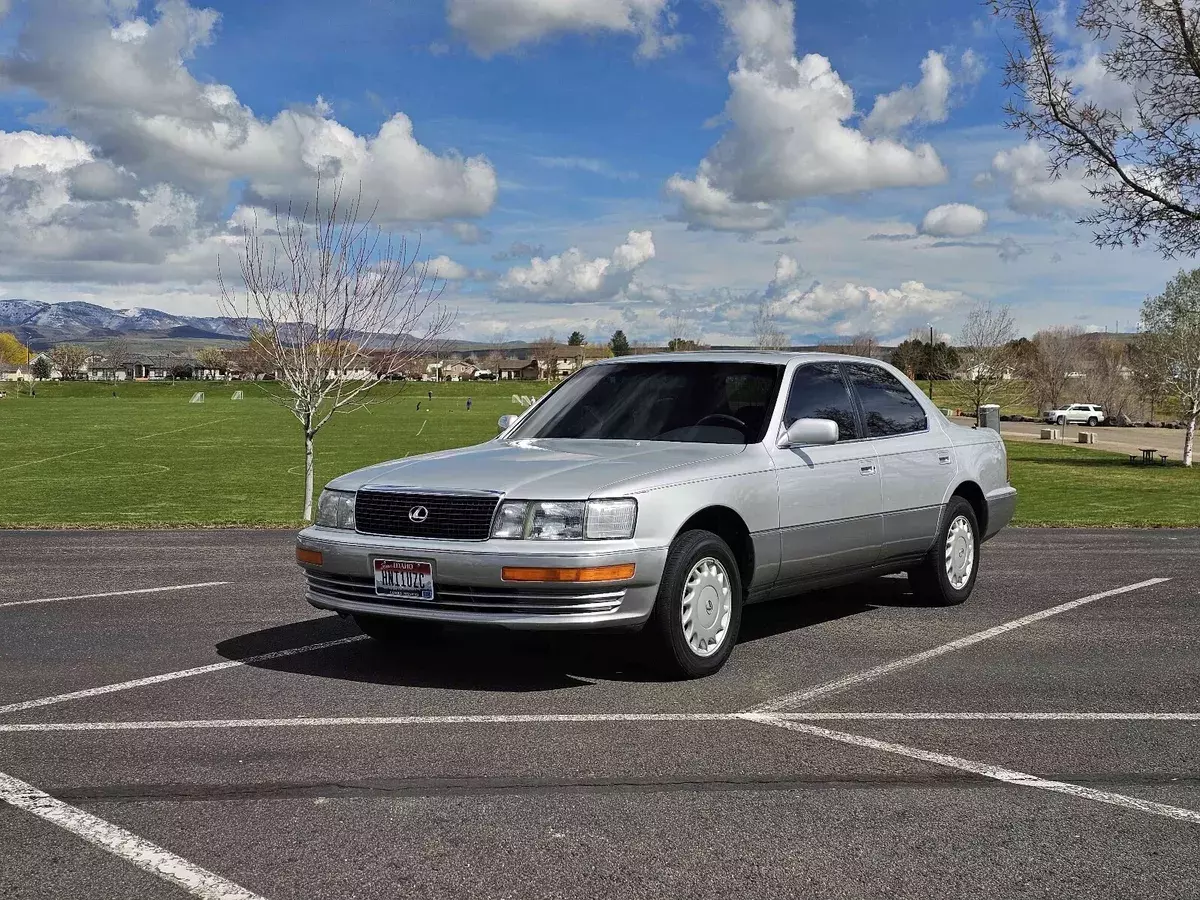 1991 Lexus LS 400