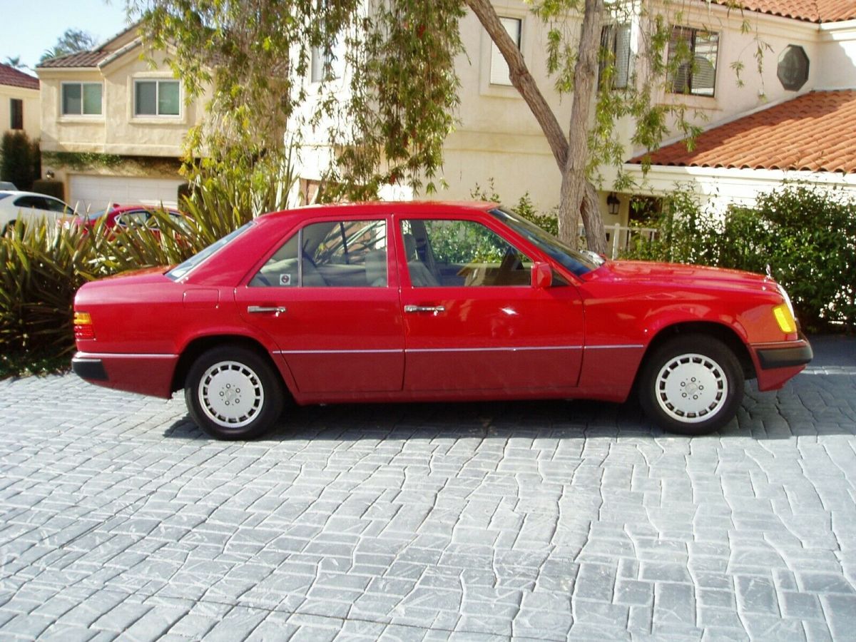 1991 Mercedes-Benz 300-Series