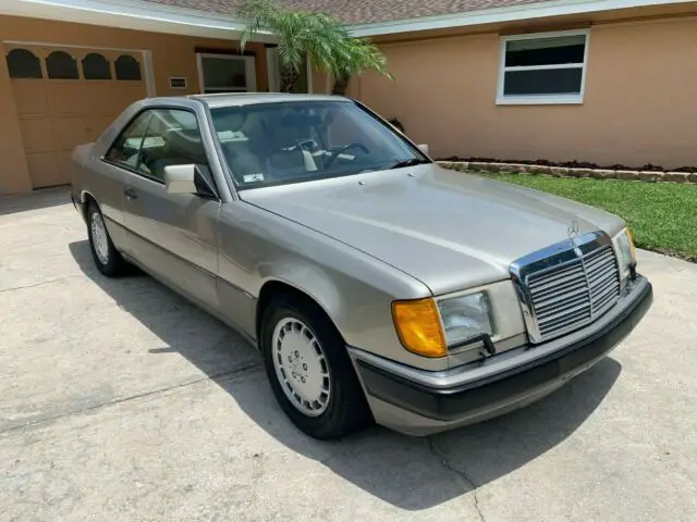 1991 Mercedes-Benz 300-Series