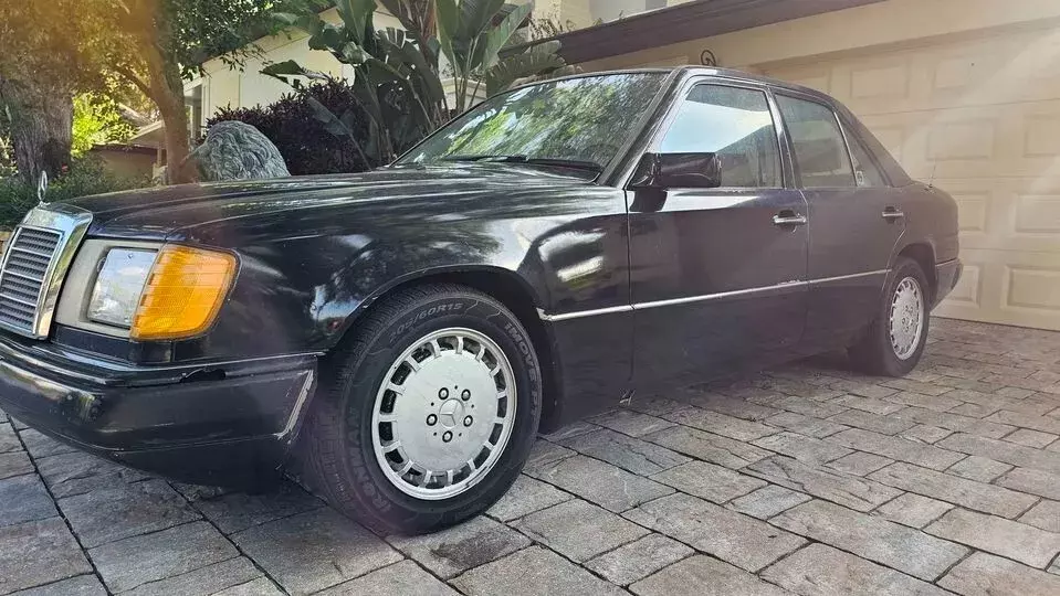 1991 Mercedes-Benz 300D Turbol Diesel Leather