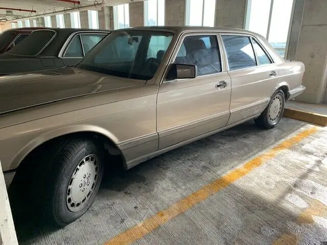 1991 Mercedes-Benz 300-Series Sedan