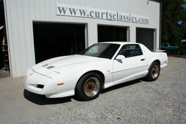 1991 Pontiac Firebird 2dr Coupe Tr