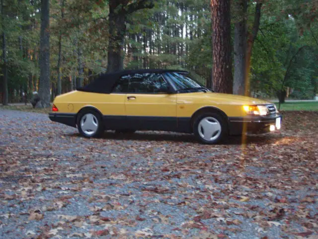 1991 Saab 900 SE Bumble Bee Conv.