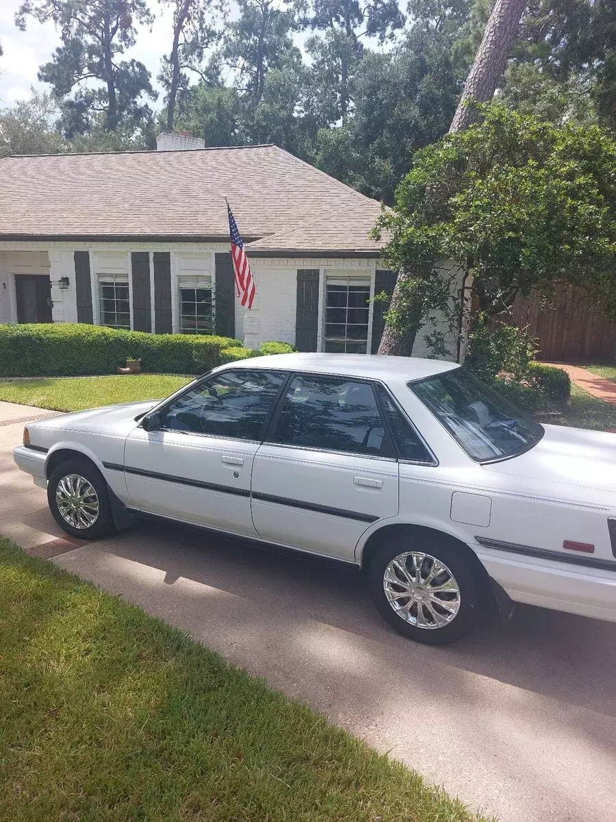 1991 Toyota Camry DLX