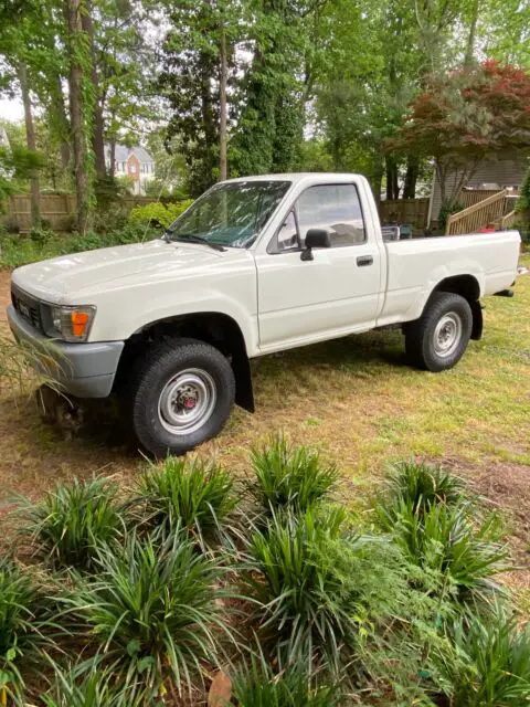 1991 Toyota Pickup 1/2 TON SHORT WHEELBASE DLX