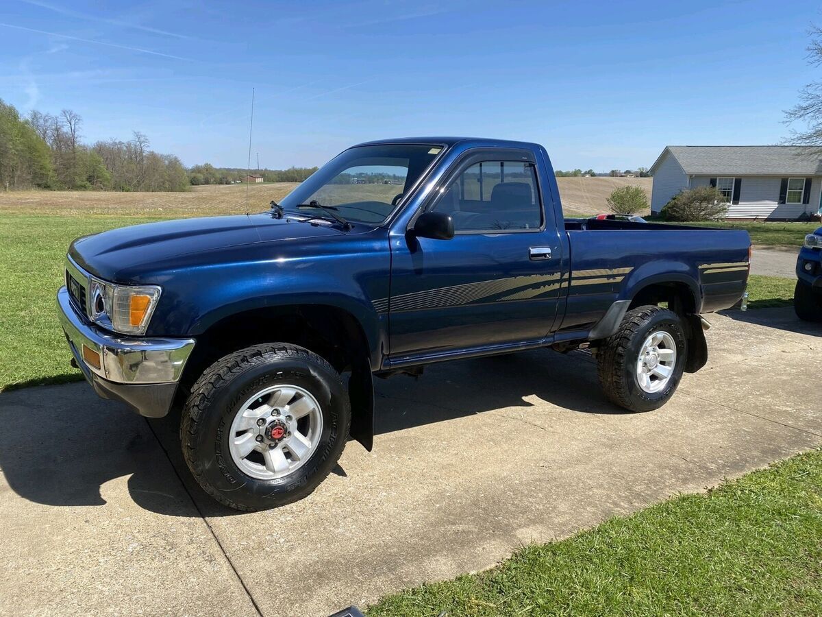 1991 Toyota Pickup 1/2 TON SHORT WHEELBASE DLX