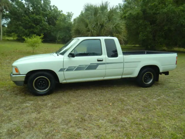 1991 Toyota Pickup SR5 Extended Cab Pickup 2-Door