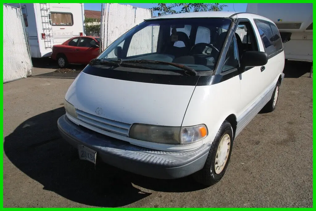 1991 Toyota Previa Deluxe