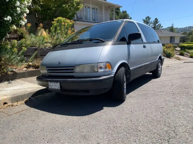 1991 Toyota Previa Blue/Gray