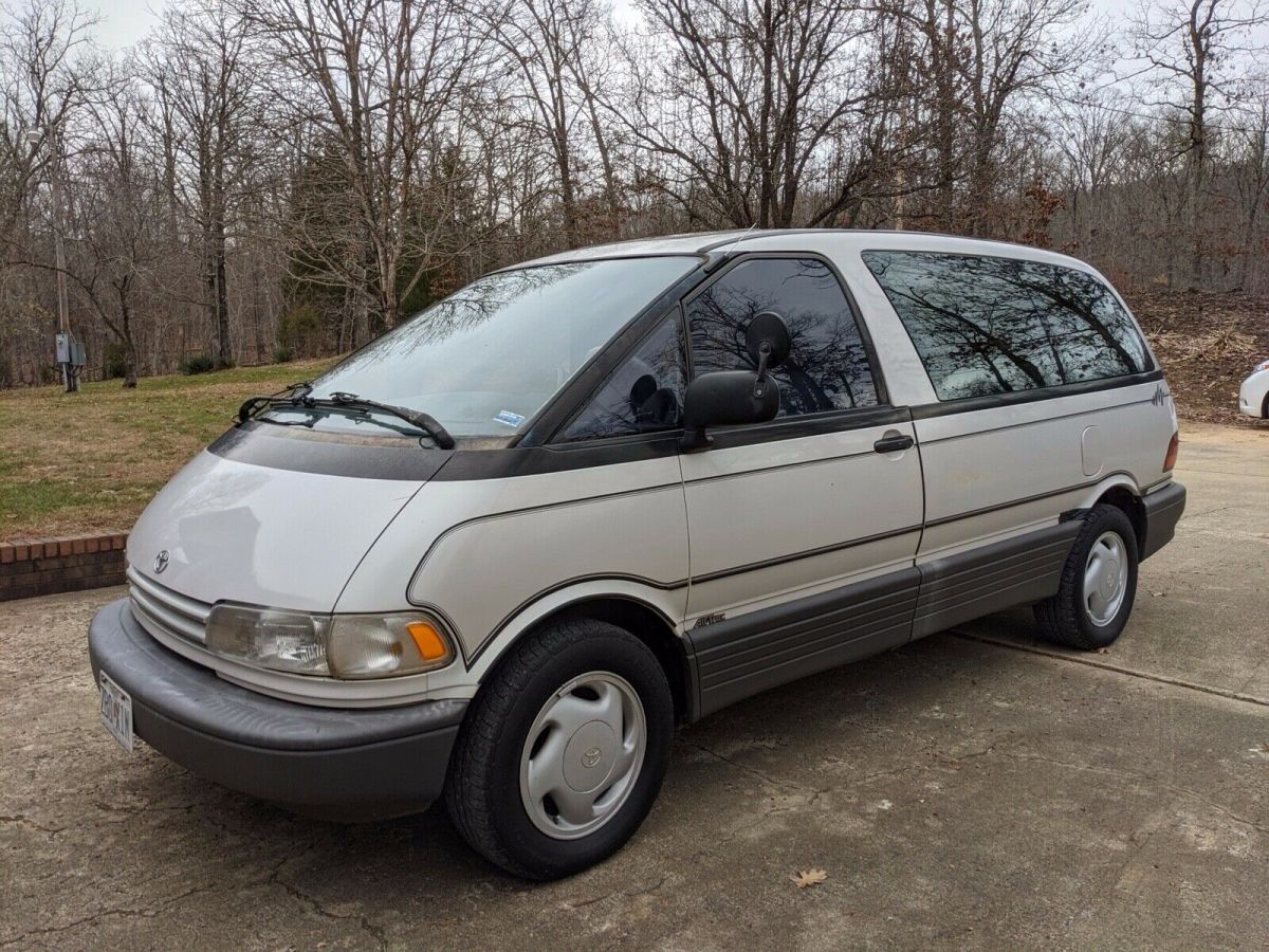 1991 Toyota Previa LE