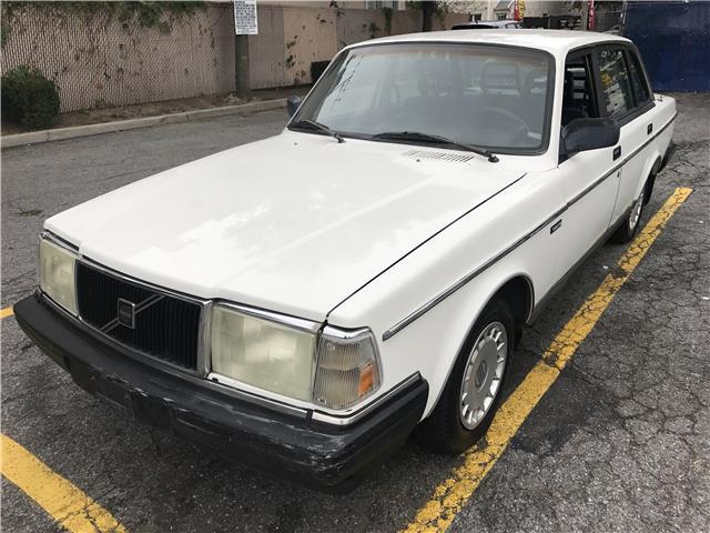 1991 Volvo 240 --