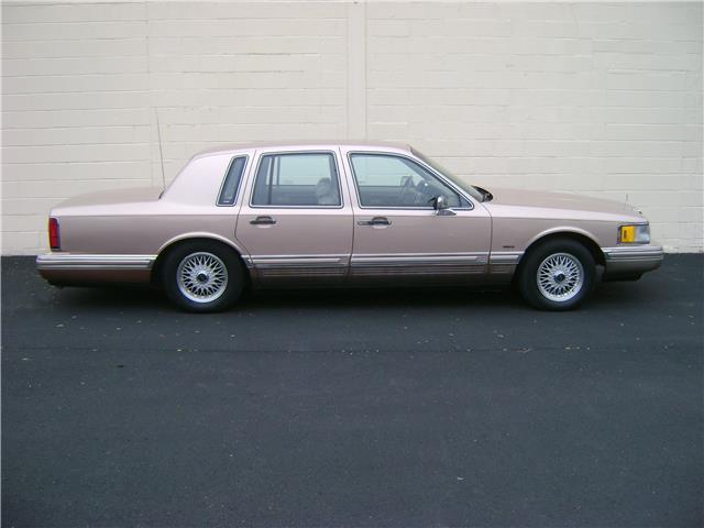 1992 Lincoln Town Car CARTIER LOW 77K MILES NON SMOKER CLEAN CARFAX!