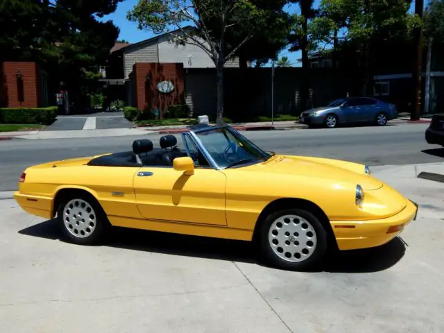 1992 Alfa Romeo Spider Veloce Convertible Sports Car