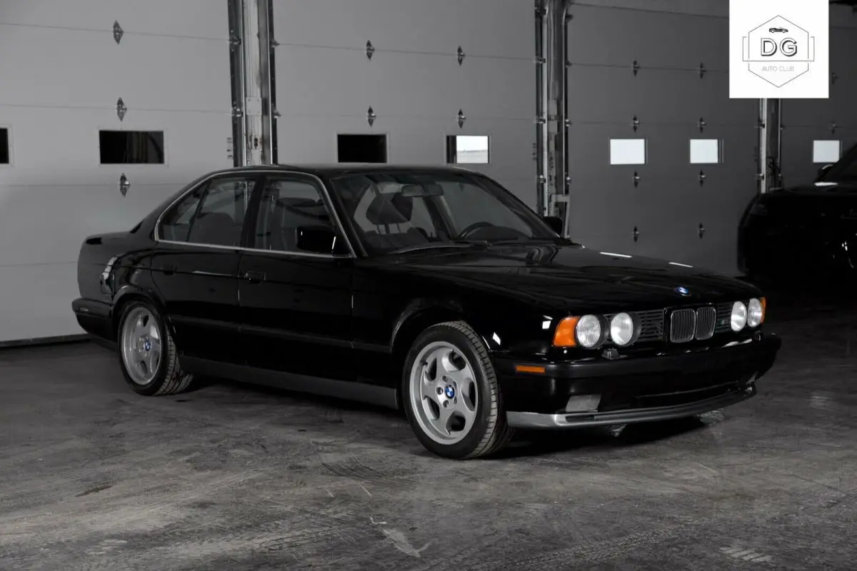 1992 BMW M5