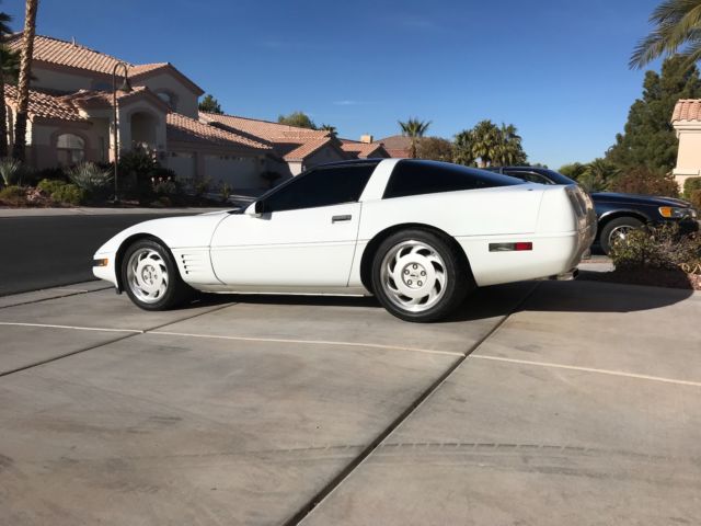 1992 Chevrolet Corvette BASE COUPE