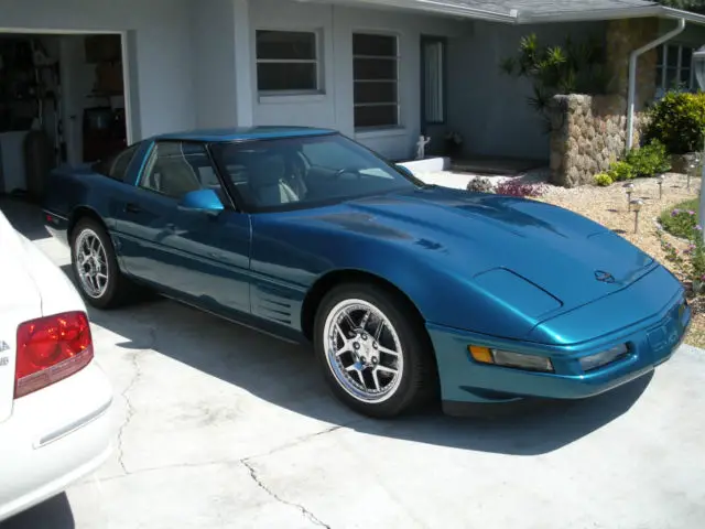 1992 Chevrolet Corvette Base Hatchback 2-Door