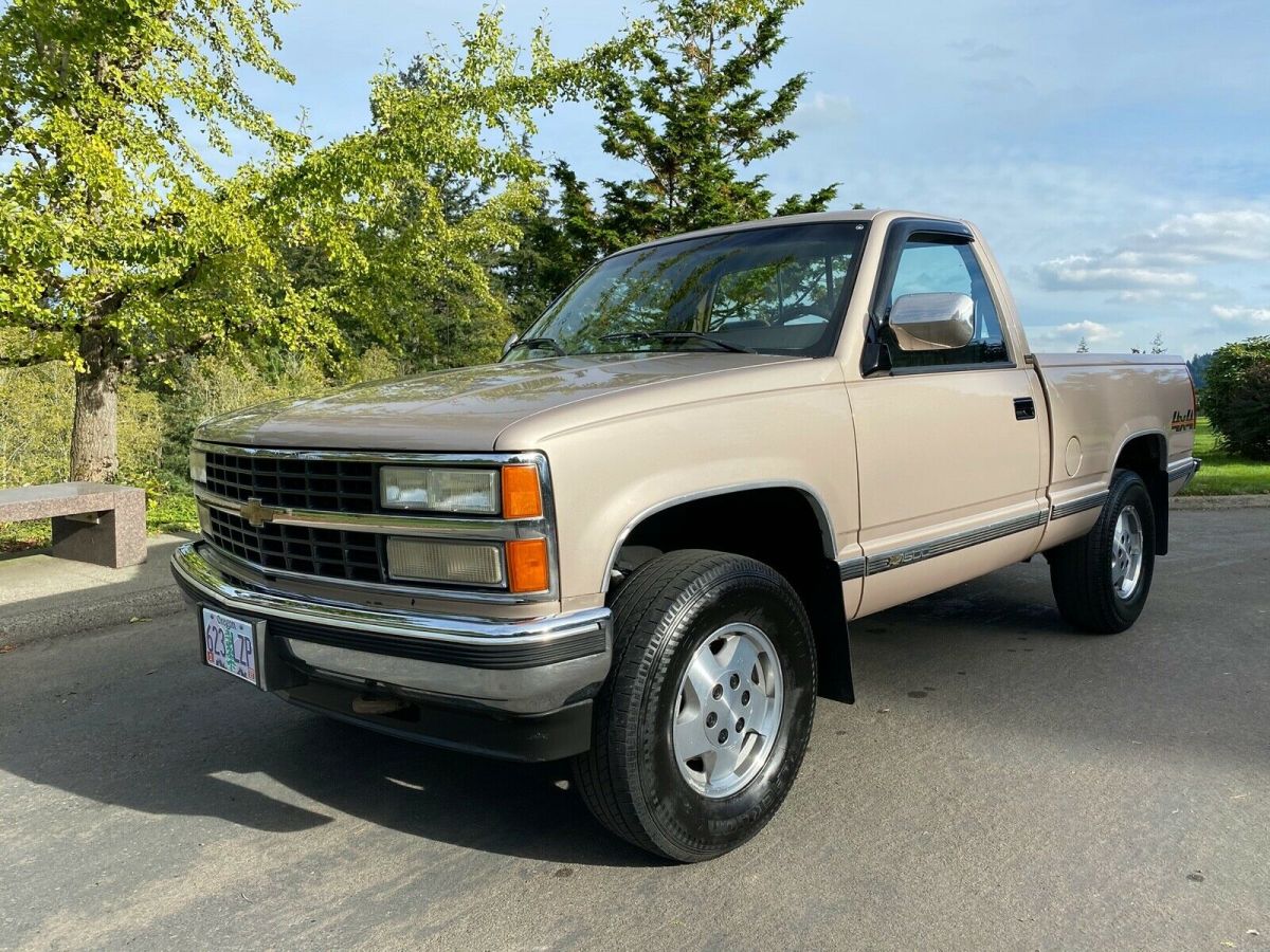 1992 Chevrolet Silverado 1500 Regular Cab Short Bed 5 Speed Manual 4x4