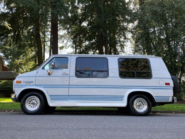 1992 Chevrolet G20 Van Fiara
