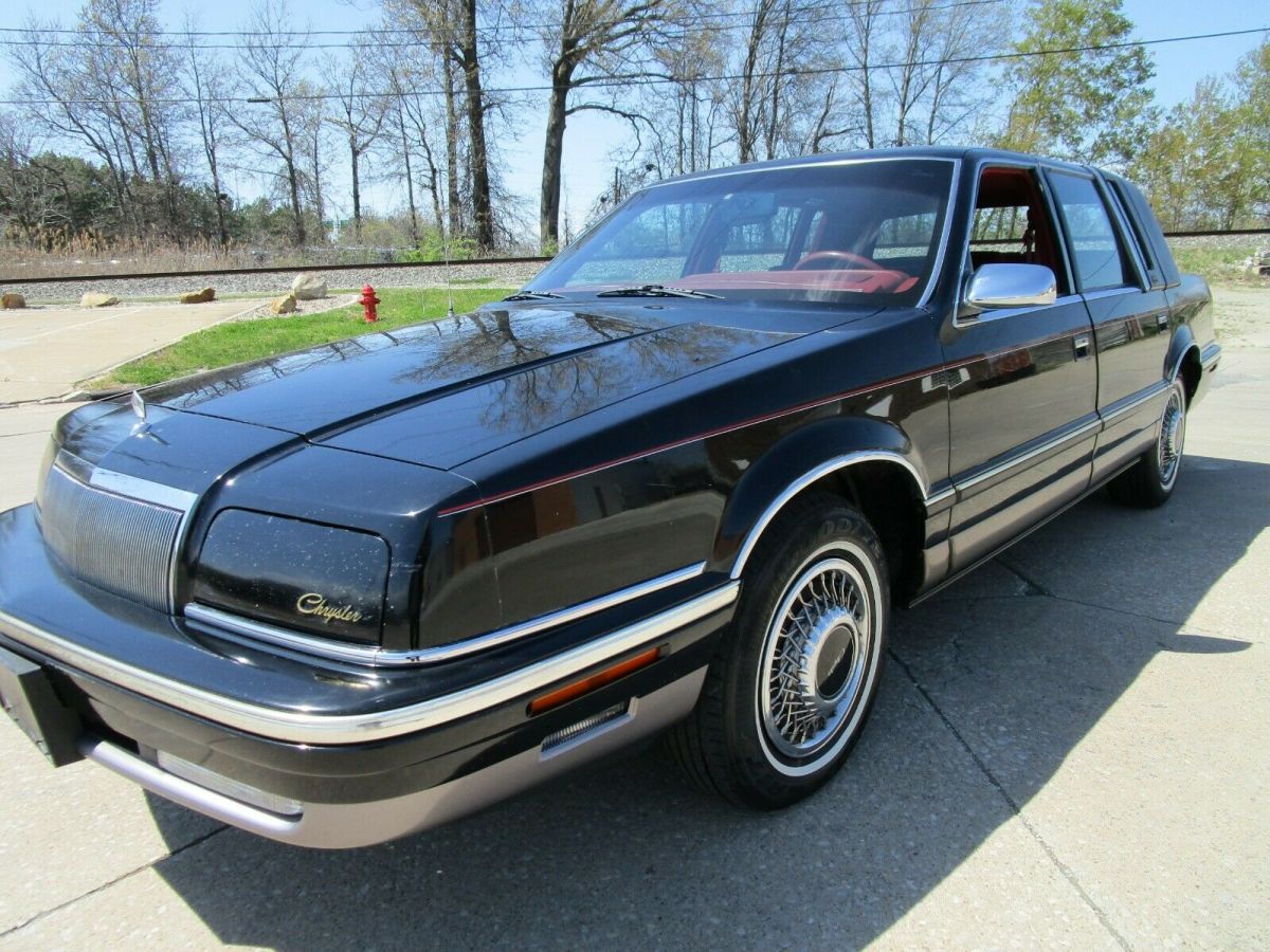 1992 Chrysler Fifth Avenue NO RESERVE AUCTION - LAST HIGHEST BIDDER WINS CAR!