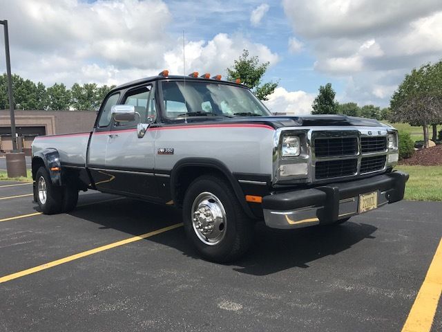 1992 Dodge Ram 3500 LE