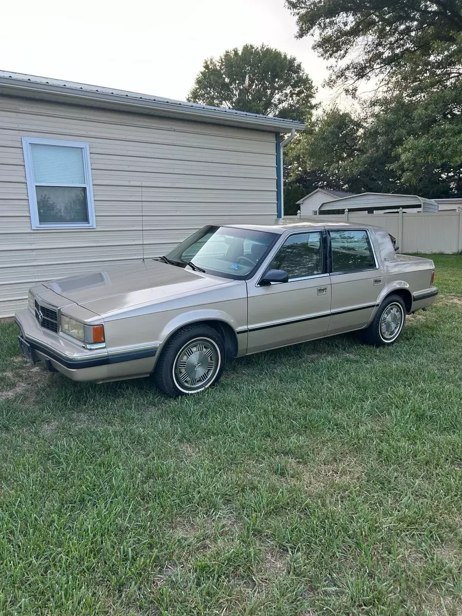 1992 Dodge Dynasty