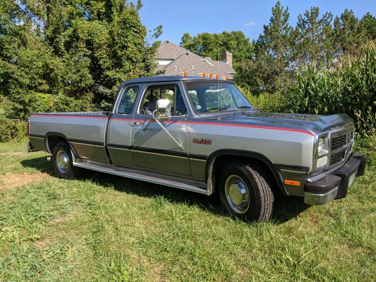 1992 Dodge Ram 2500 LE