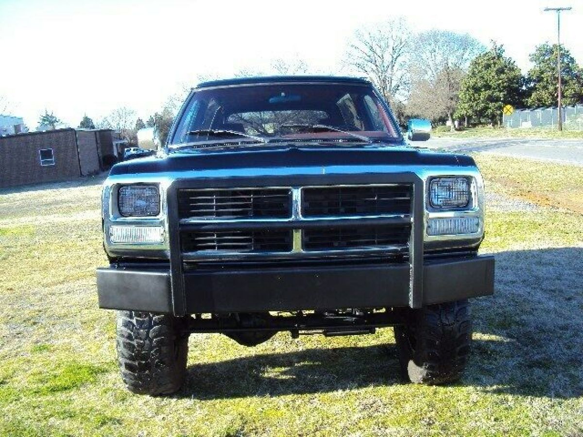 1992 Dodge Ramcharger le