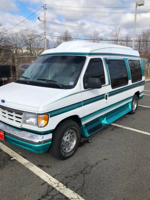 1992 Ford E-Series Van centurian