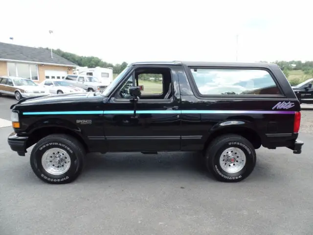 1992 Ford Bronco XLT "NITE EDITION"