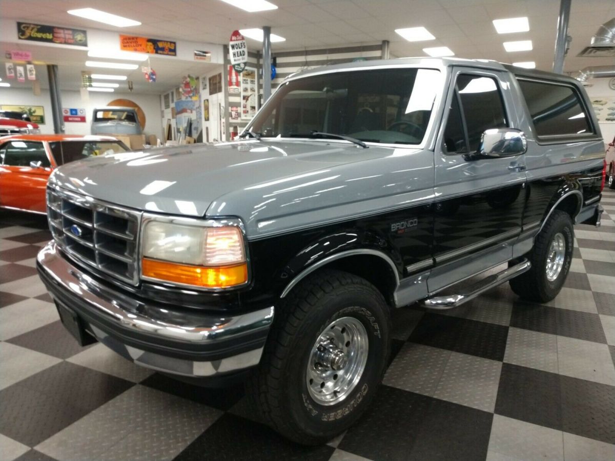 1992 Ford Bronco XLT