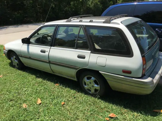 1992 Ford Escort LX Wagon 4-Door