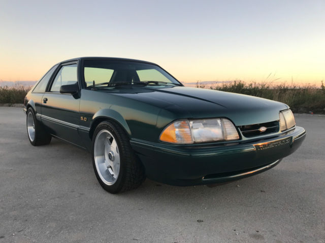 1992 Ford Mustang LX Hatchback 2-Door