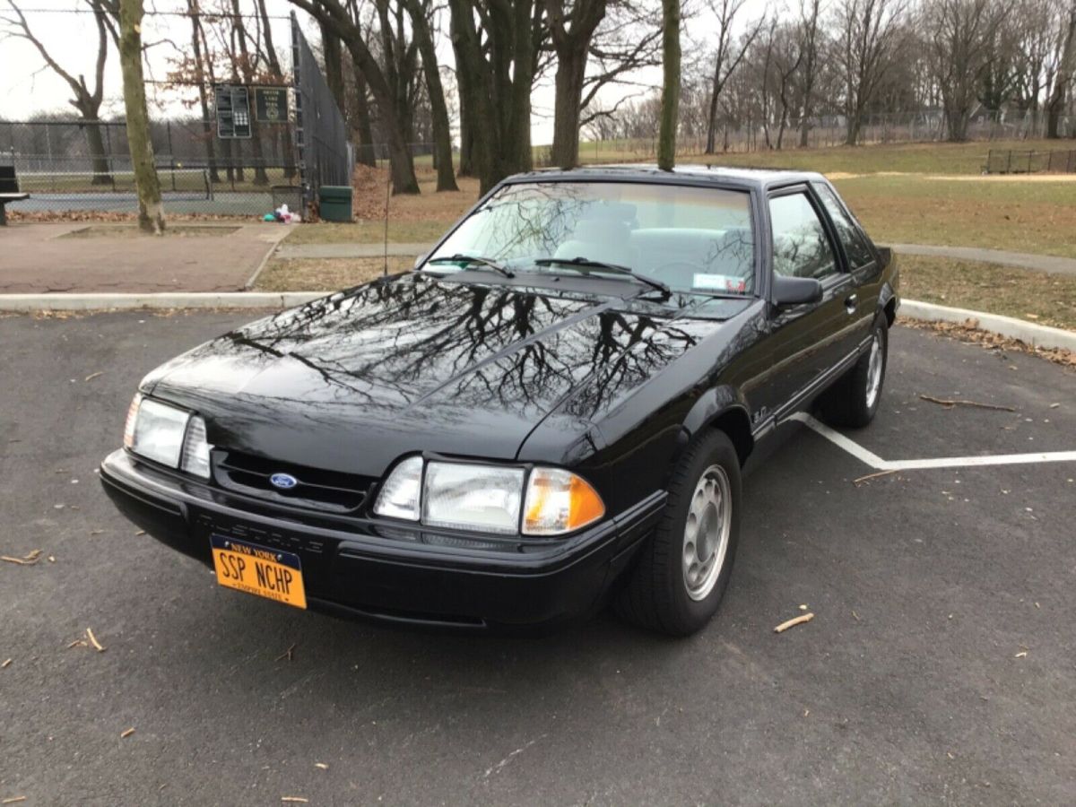 1992 Ford Mustang Coupe